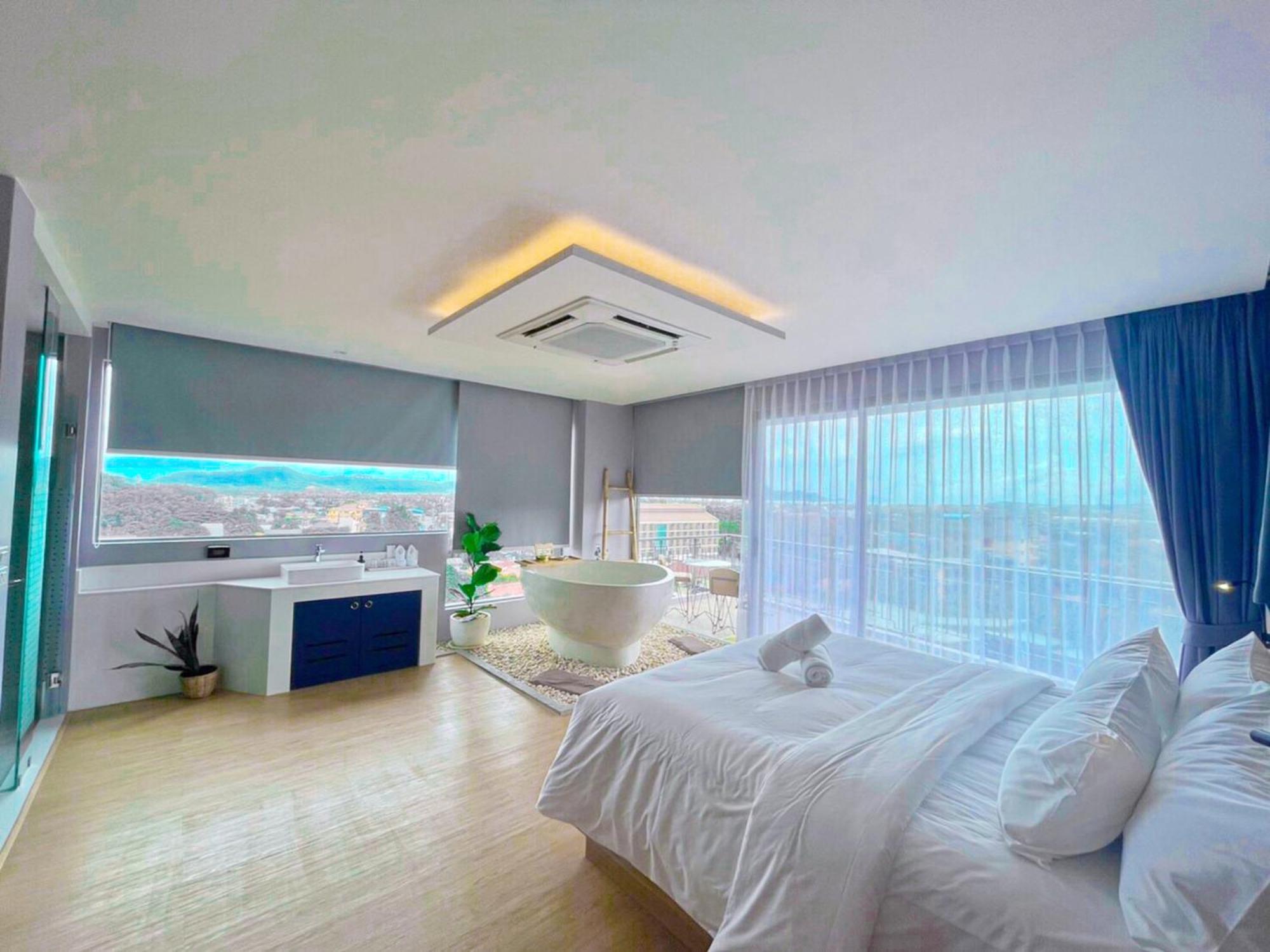 The Blue Hotel - Sha Plus Chalong Room photo