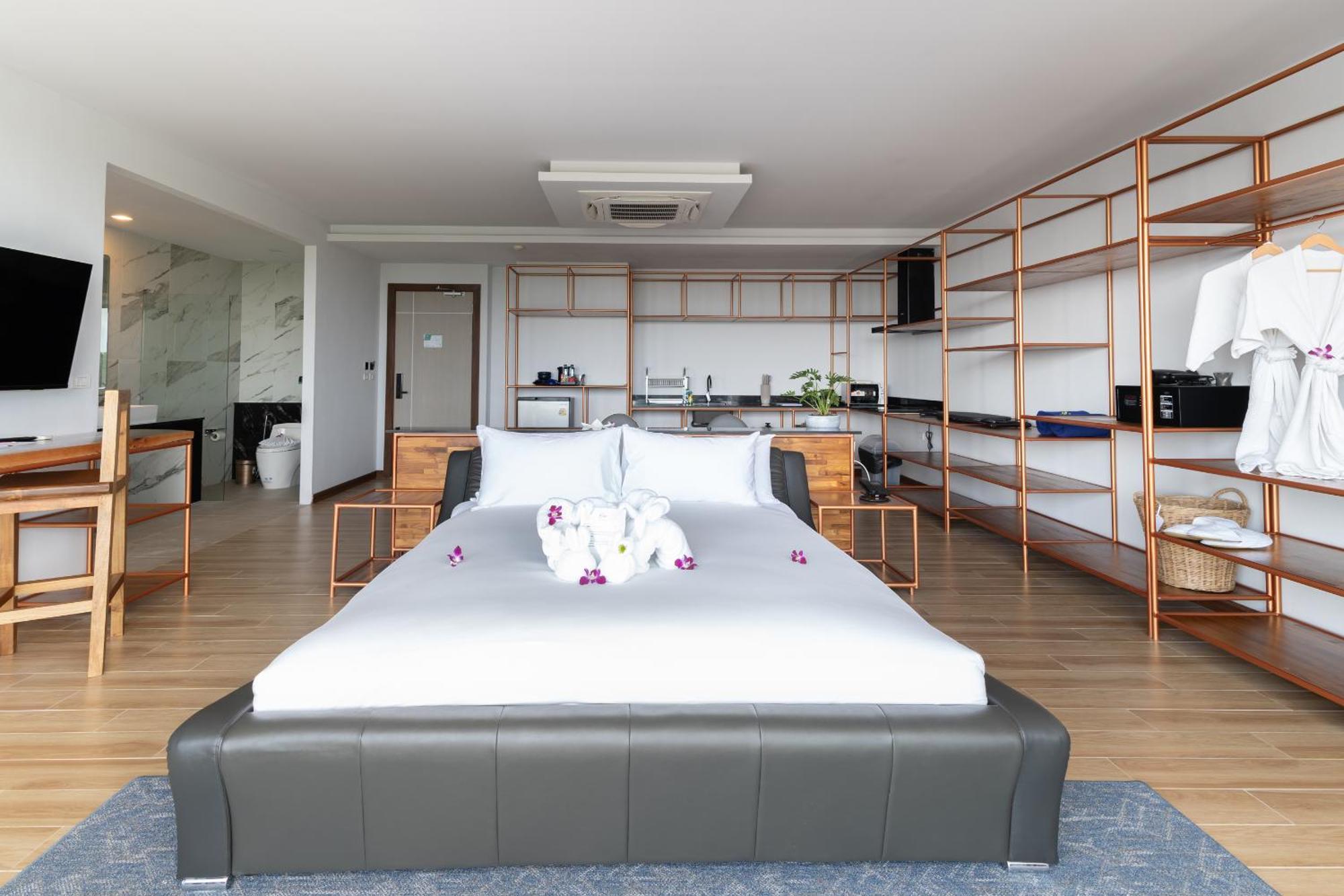 The Blue Hotel - Sha Plus Chalong Exterior photo