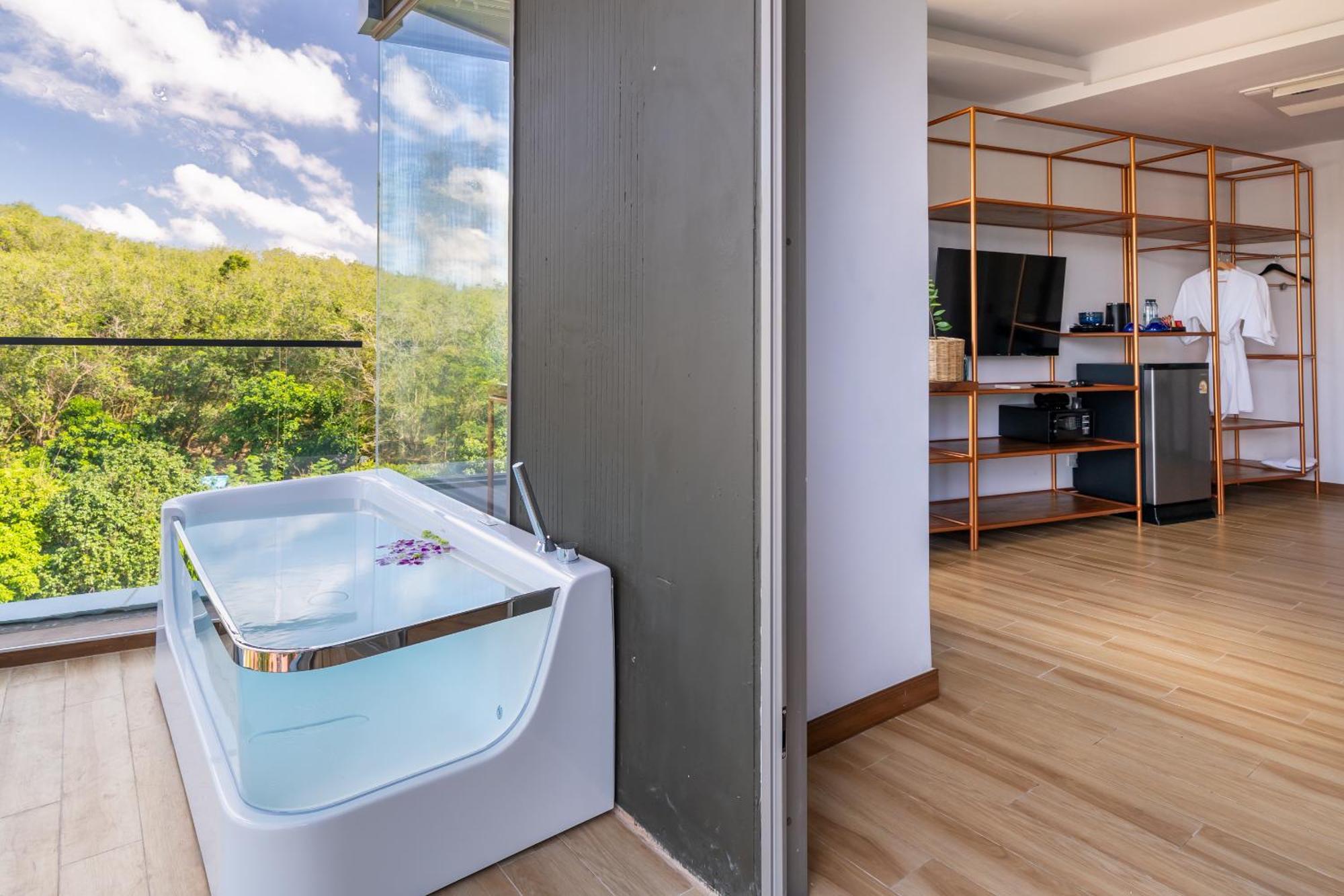 The Blue Hotel - Sha Plus Chalong Room photo
